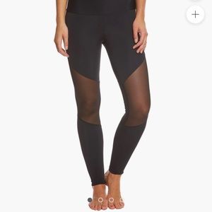 Onzie mesh yoga leggings XS black